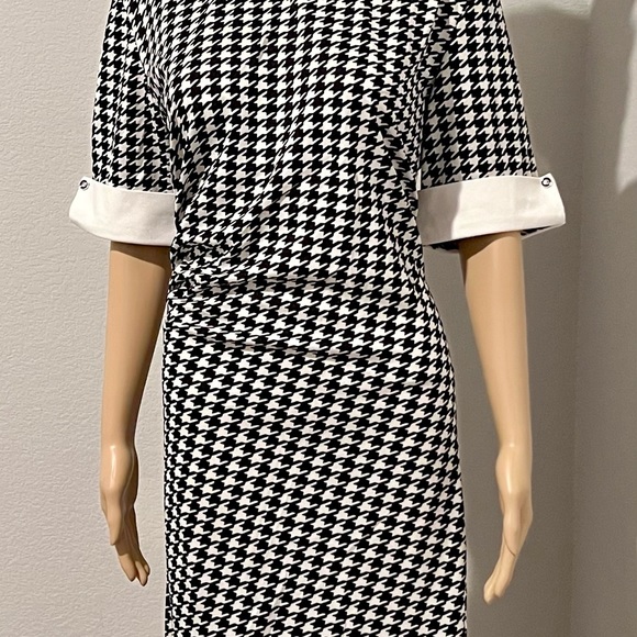 Never worn. - Picture 2 of 7